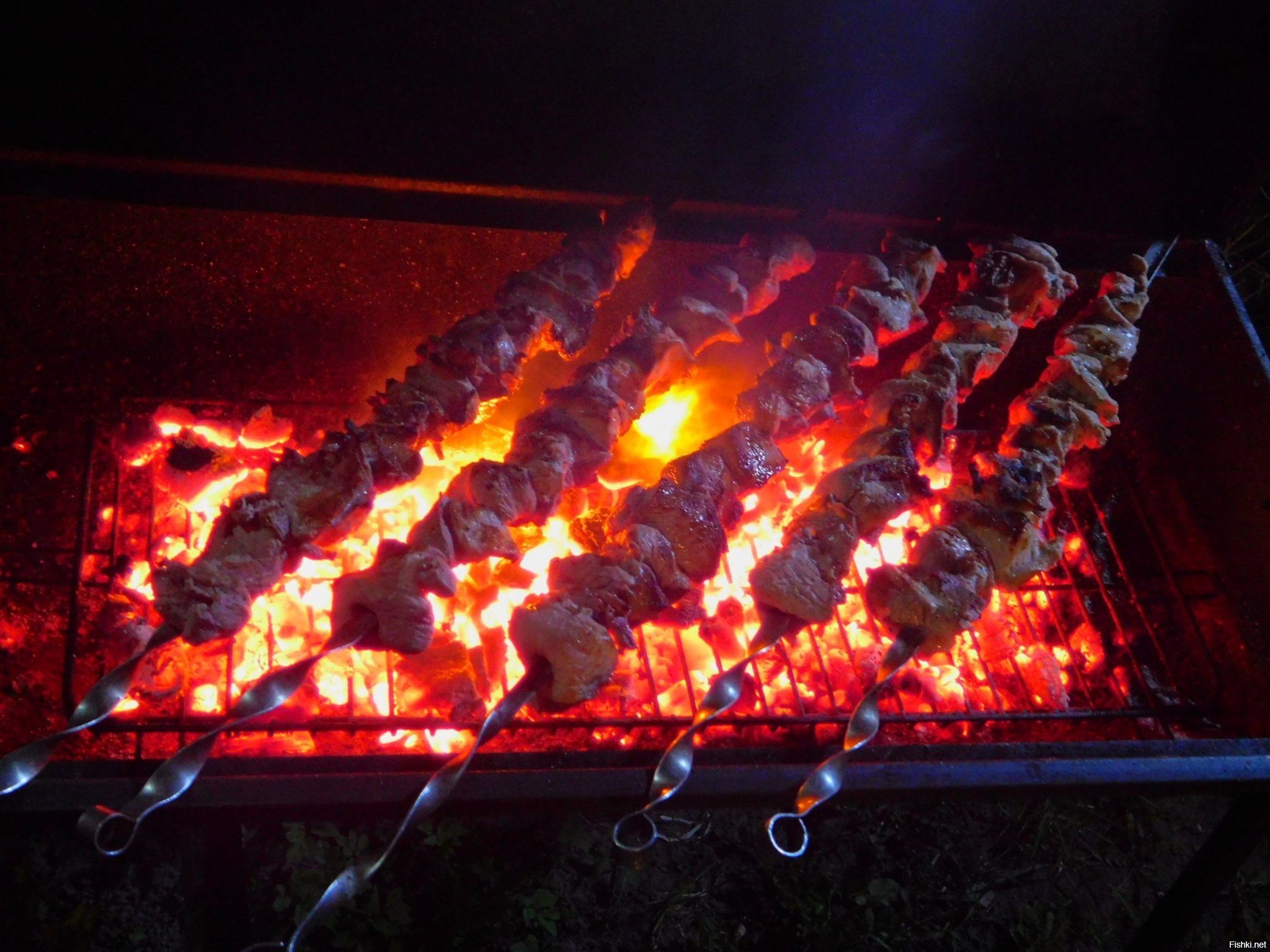 Фото 2 — Шашлык из свинины на мангале