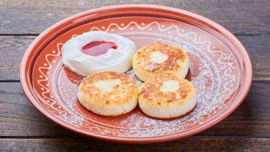 Photo of Сырники с вареньем и йогуртом