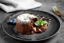 Photo of Шоколадный фондан с ванильным мороженым