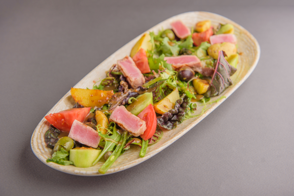 Фото 4 — Салат Нисуаз с тунцом и оливками