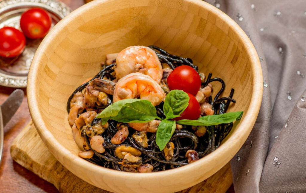 Фото 74 — Паста с морепродуктами и томатами